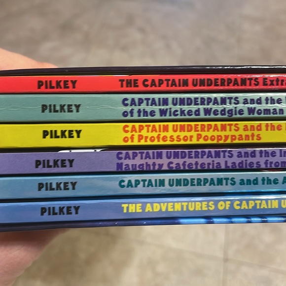 Book Lovers!!! Captain Underpants Box set!!! - Picture 2 of 6